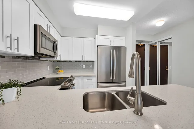 Additional image 12 of 30 Grand Trunk Cres Unit 709