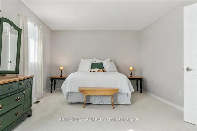 Additional image 23 of 1077 Grandeur Cres