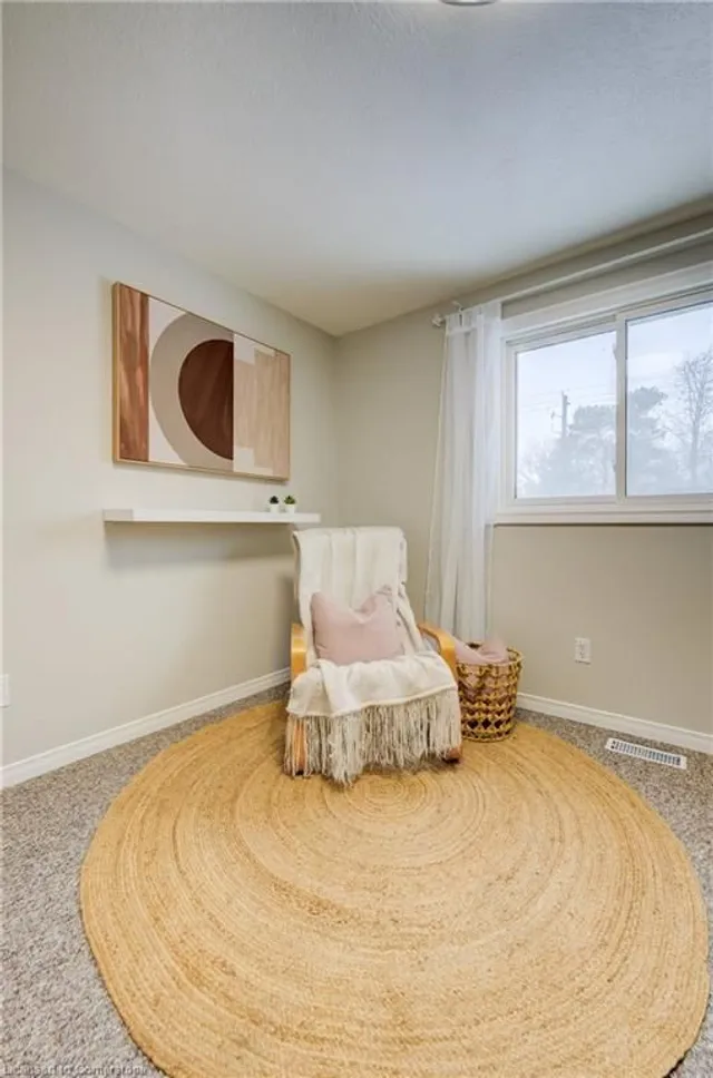 Additional image 3 of 266 Newbury Dr