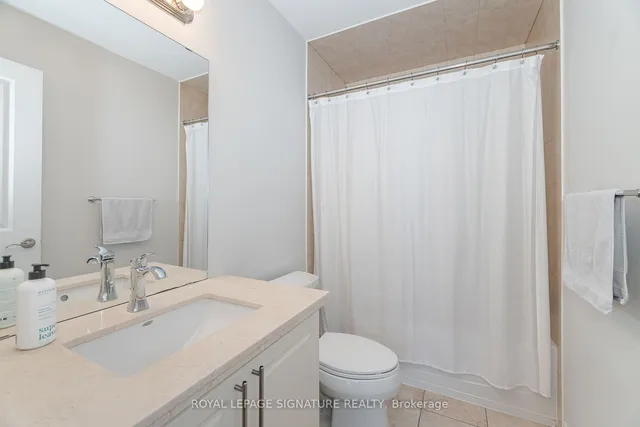 Additional image 11 of 2220 Queensway Dr Unit 15