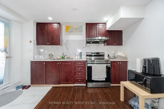 Additional image 31 of 46 Hollowgrove Blvd