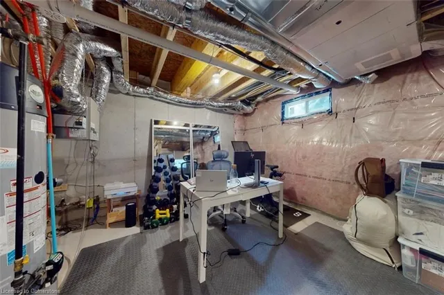 Additional image 50 of 525 Dundas St East