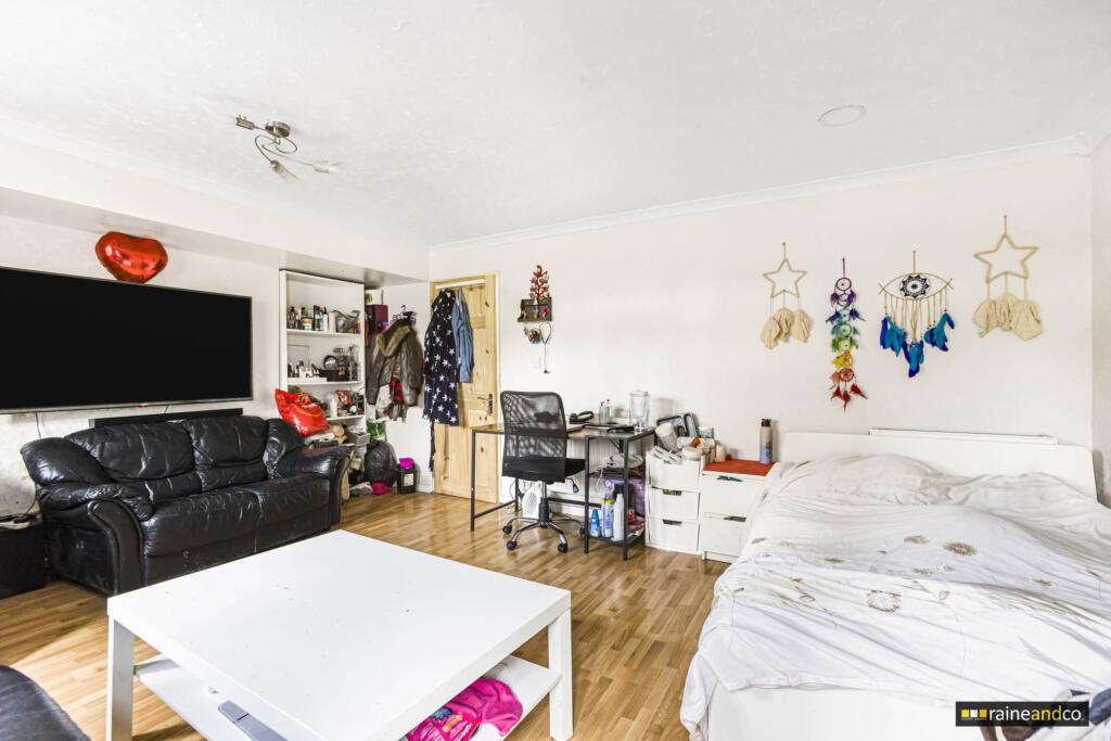 Additional image 5 of Hare Lane, Hatfield