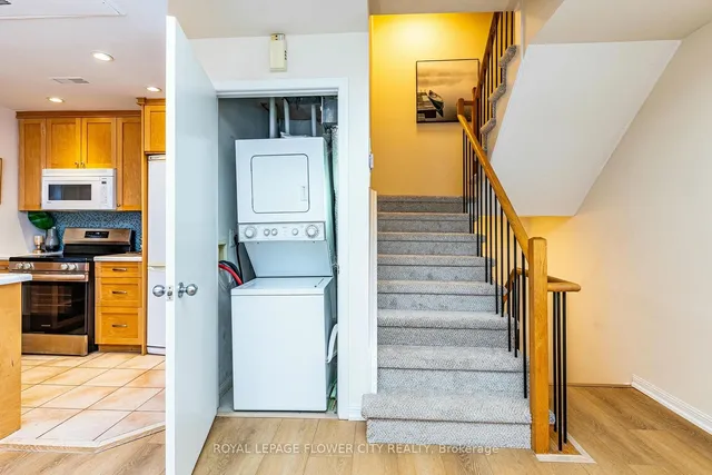 Additional image 26 of 11 Niagara St Unit 14