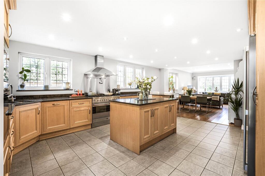 Additional image 8 of Kentish Lane, Brookmans Park, Hertfordshire, AL9