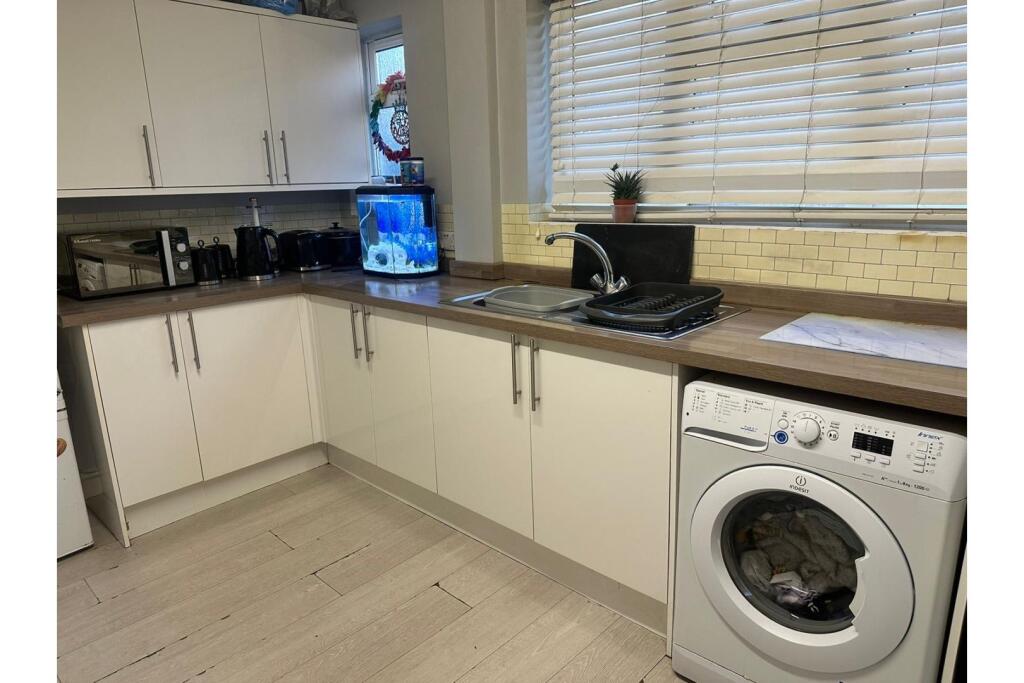 Additional image 8 of The Grove, Studley, B80