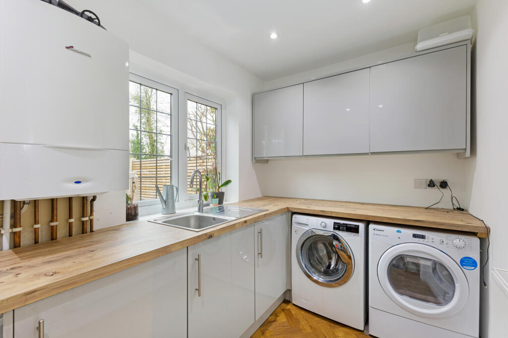 Additional image 15 of Meadow Walk, Harpenden, AL5