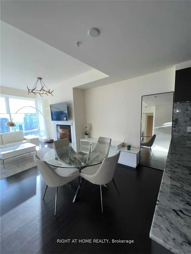 Additional image 4 of 180 University Ave Unit 4102