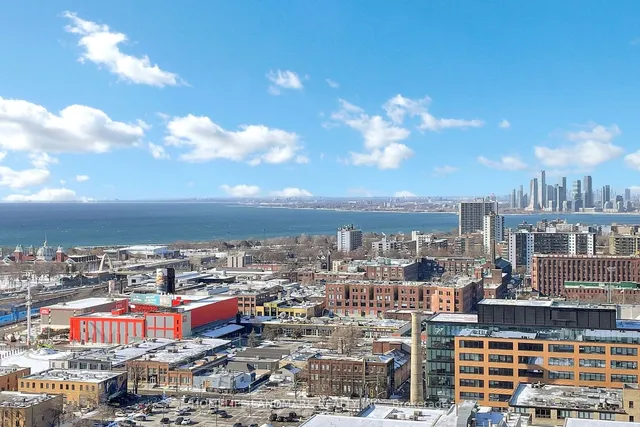 Additional image 5 of 125 Western Battery Rd Unit 2709