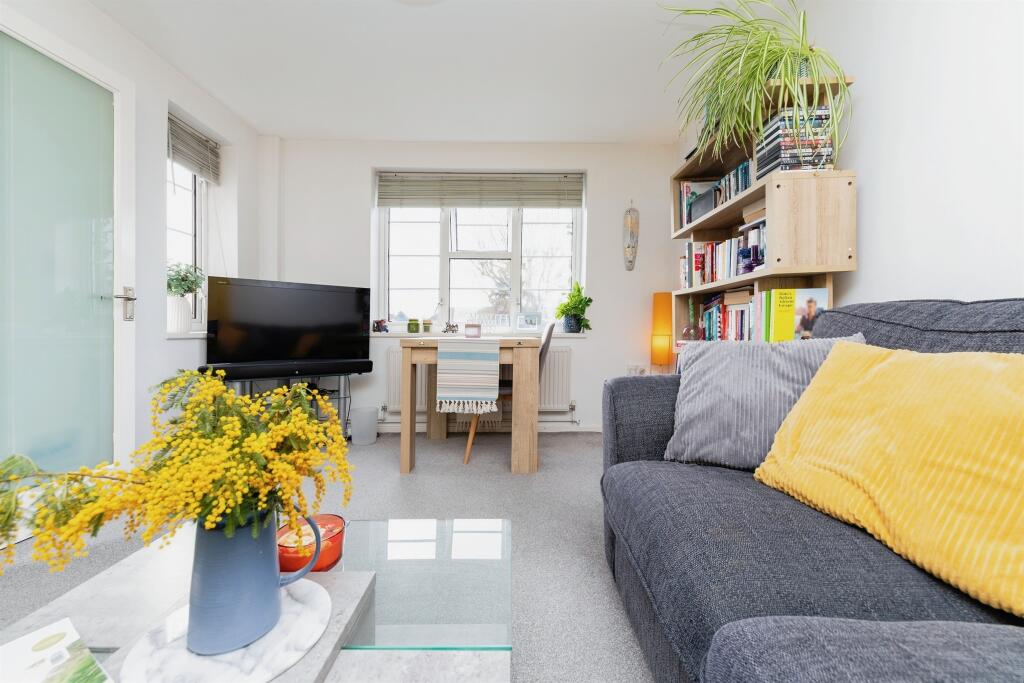 Additional image 4 of Four Acres, Welwyn Garden City