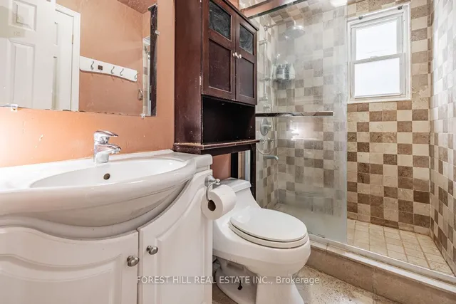 Additional image 15 of 2972 Bayview Ave