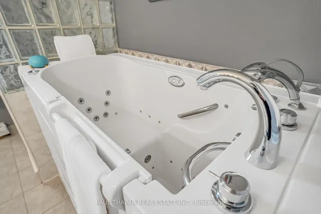 Additional image 28 of 70 Seneca Hill Dr