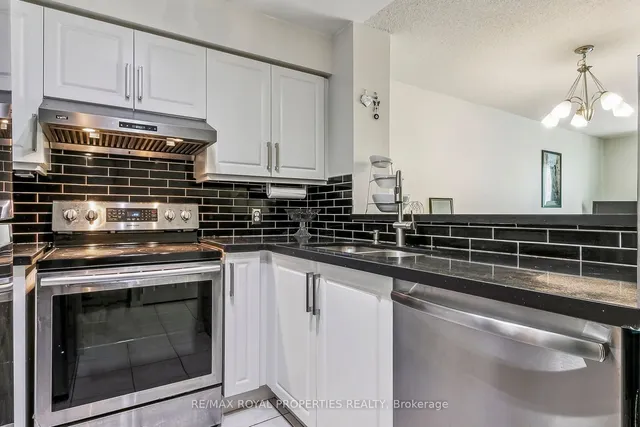 Additional image 12 of 11 Lee Centre Dr Unit 1002