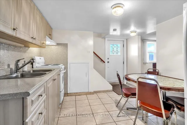 Additional image 24 of 30 Venn Cres