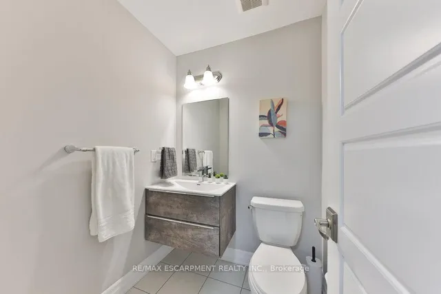 Additional image 40 of 2 Vaudeville Dr