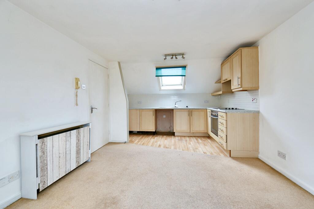 Additional image 6 of Flat 5, 1118 Evesham Road, Astwood Bank, Redditch, Worcestershire, B96 6EA