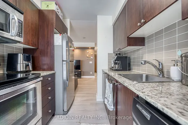 Additional image 12 of 181 Village Green Sq Unit 1113