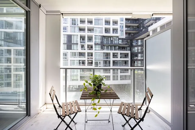 Additional image 20 of 27 Bathurst St Unit 517W