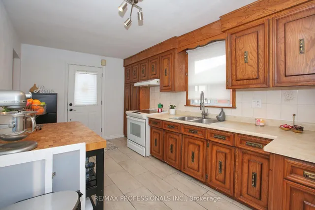 Additional image 9 of 96 Nordin Ave