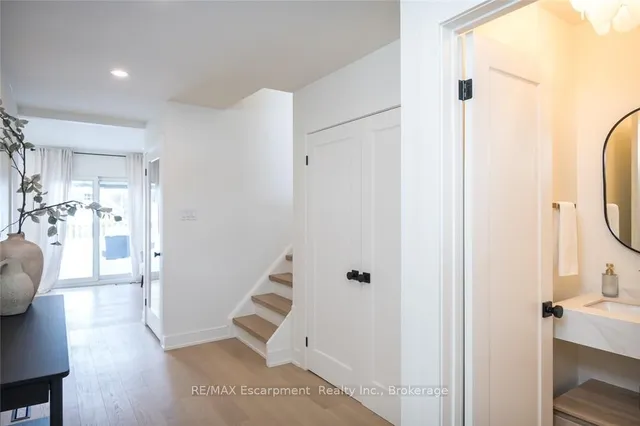 Additional image 5 of 3233 Lansdown Dr