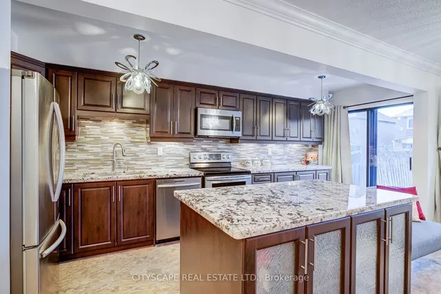 Additional image 8 of 102 Richwood Cres