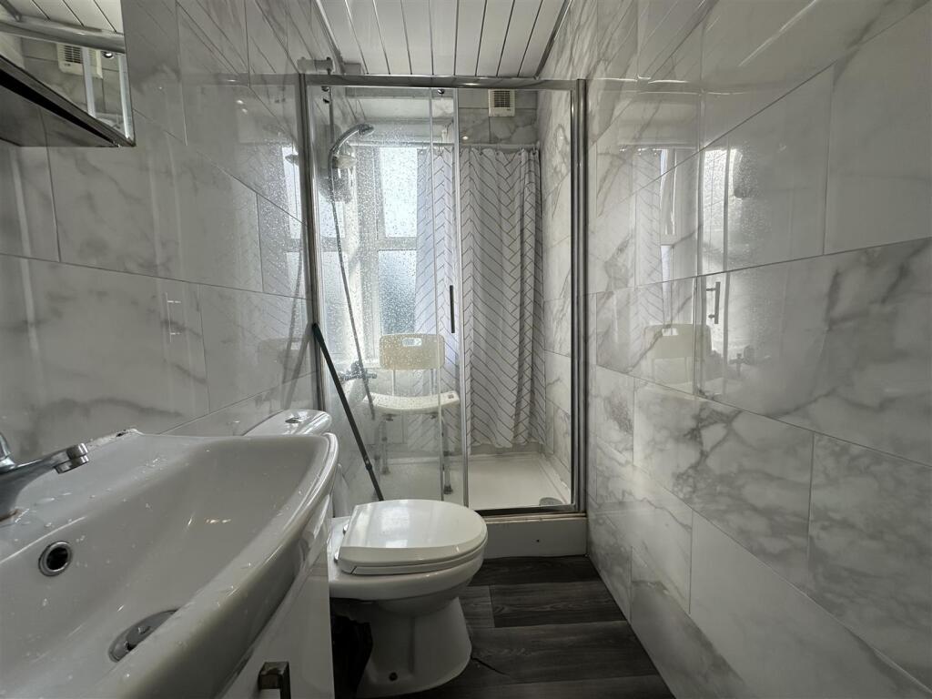 Additional image 18 of Selborne Grove, Keighley