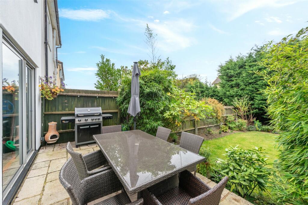 Additional image 8 of Daerwood Close, Bromley, Kent, BR2