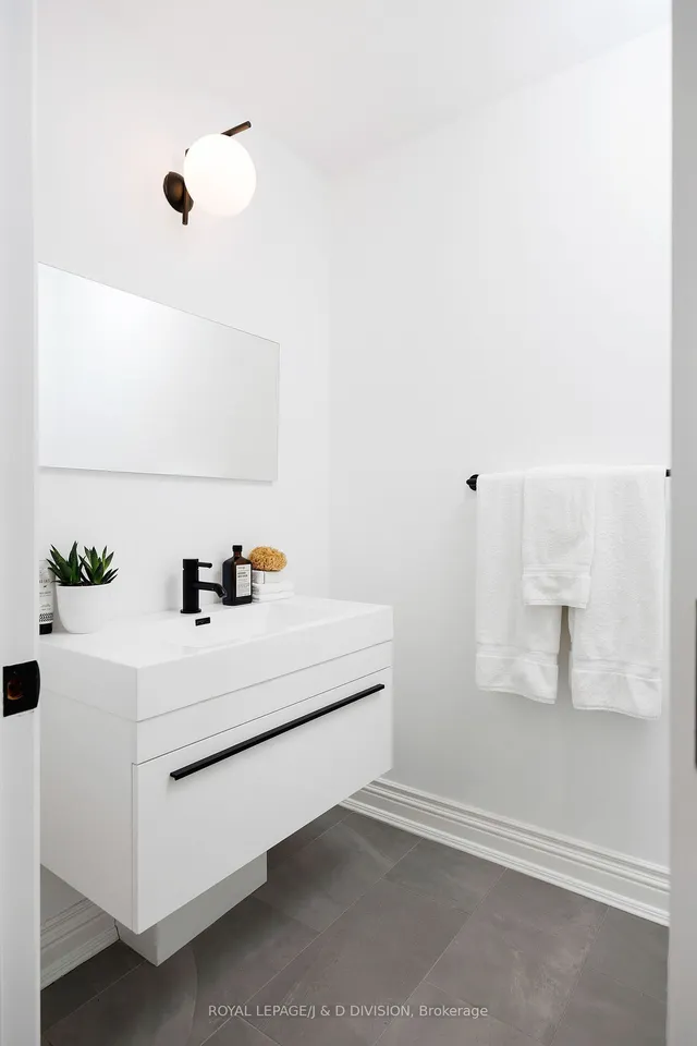 Additional image 34 of 33 Webster Ave