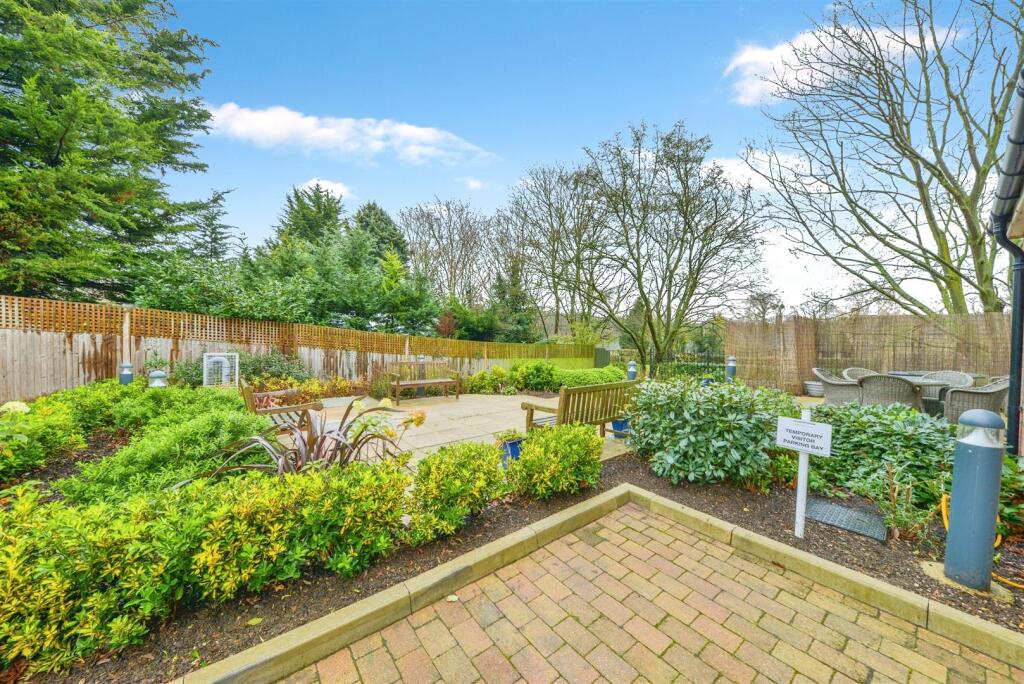 Additional image 26 of Great North Road, Hatfield