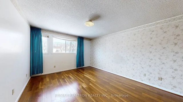 Additional image 16 of 7 Roughfield Cres