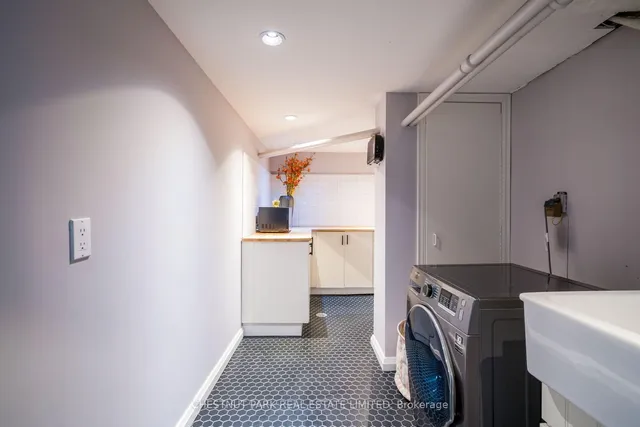 Additional image 34 of 105 Lascelles Blvd