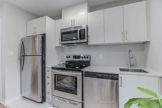 Additional image 17 of 402 The East Mall Unit 213