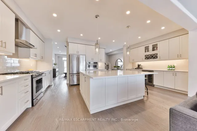 Additional image 15 of 2 Vaudeville Dr