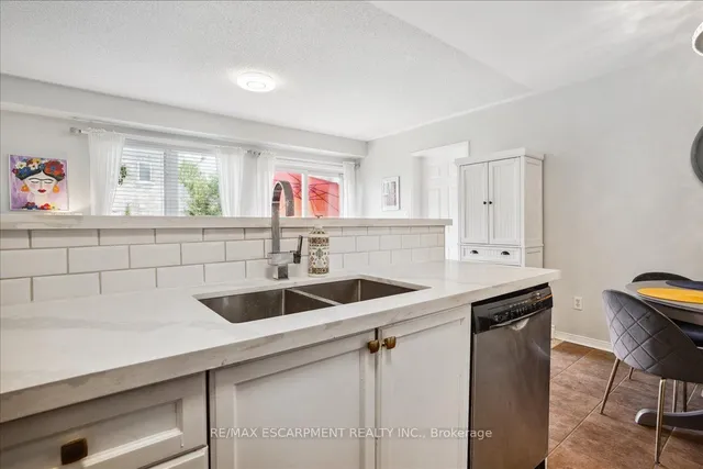 Additional image 11 of 2403 Emerson Dr