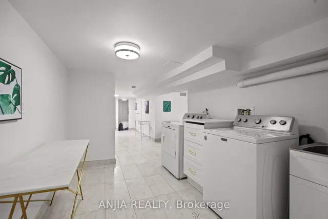 Additional image 29 of 165 Howland Ave