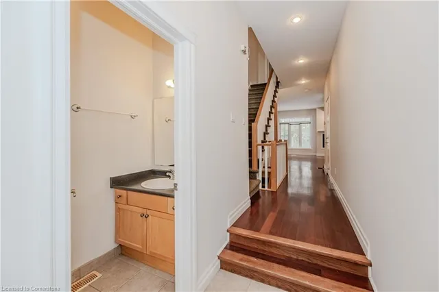 Additional image 9 of 76 Woolwich St Unit 7