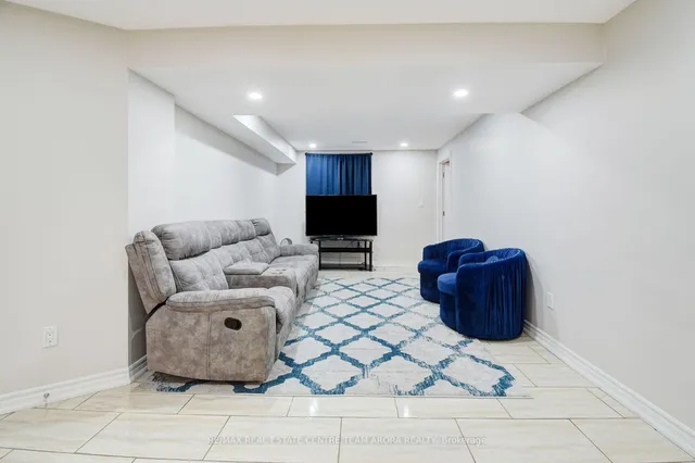 Additional image 32 of 749 Wettlaufer Terr