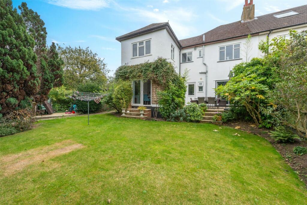 Additional image 7 of Daerwood Close, Bromley, Kent, BR2