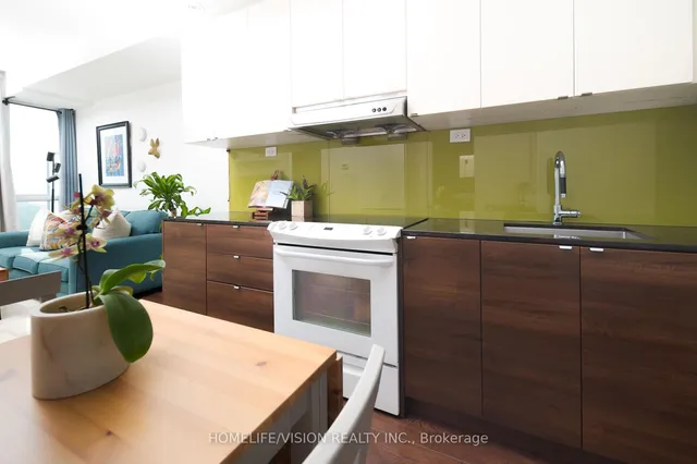 Additional image 26 of 121 MCMAHON Dr Unit 2802