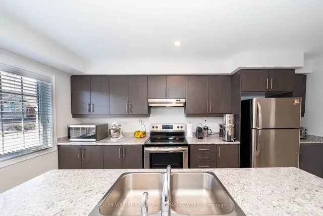 Additional image 8 of 76 Locker Pl