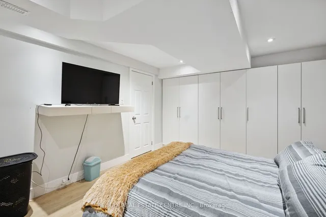 Additional image 40 of 34 Salisbury Circ