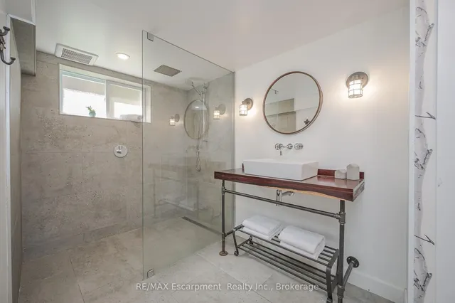 Additional image 36 of 402 PATRICIA Dr