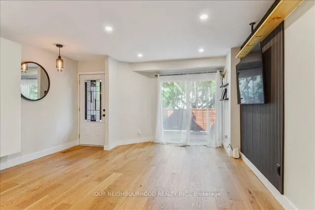 Additional image 12 of 69 Longboat Ave