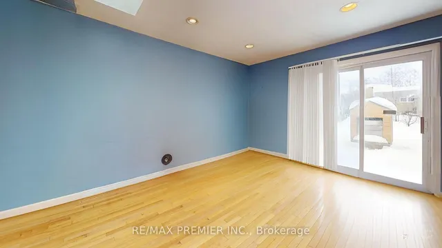 Additional image 36 of 32 Marlington Cres