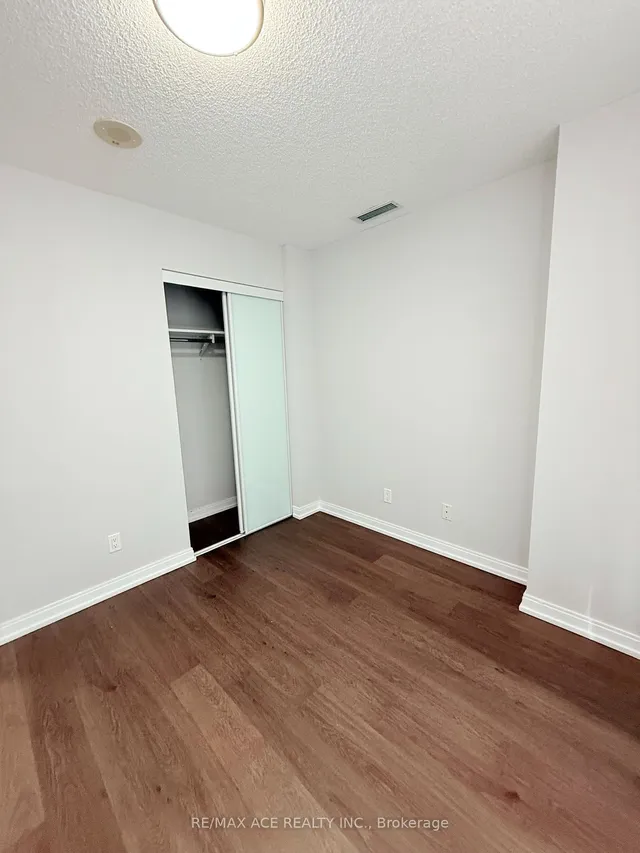 Additional image 13 of 255 Village Green Sq Unit 409