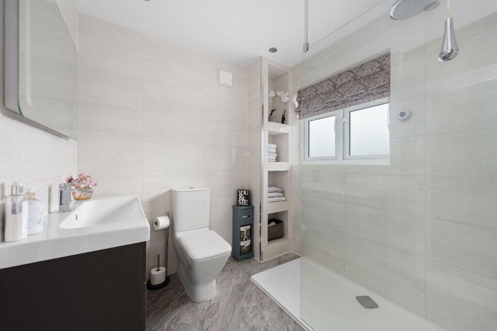 Additional image 21 of Hayes Chase, West Wickham, BR4