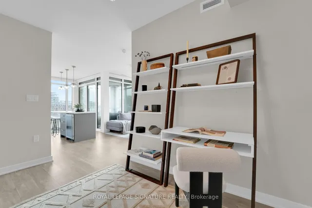 Additional image 22 of 27 Bathurst St Unit 406