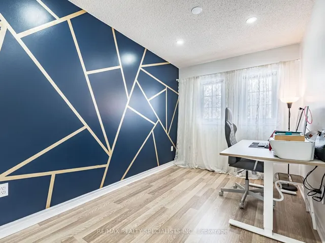 Additional image 33 of 46 MCCLEAVE Cres