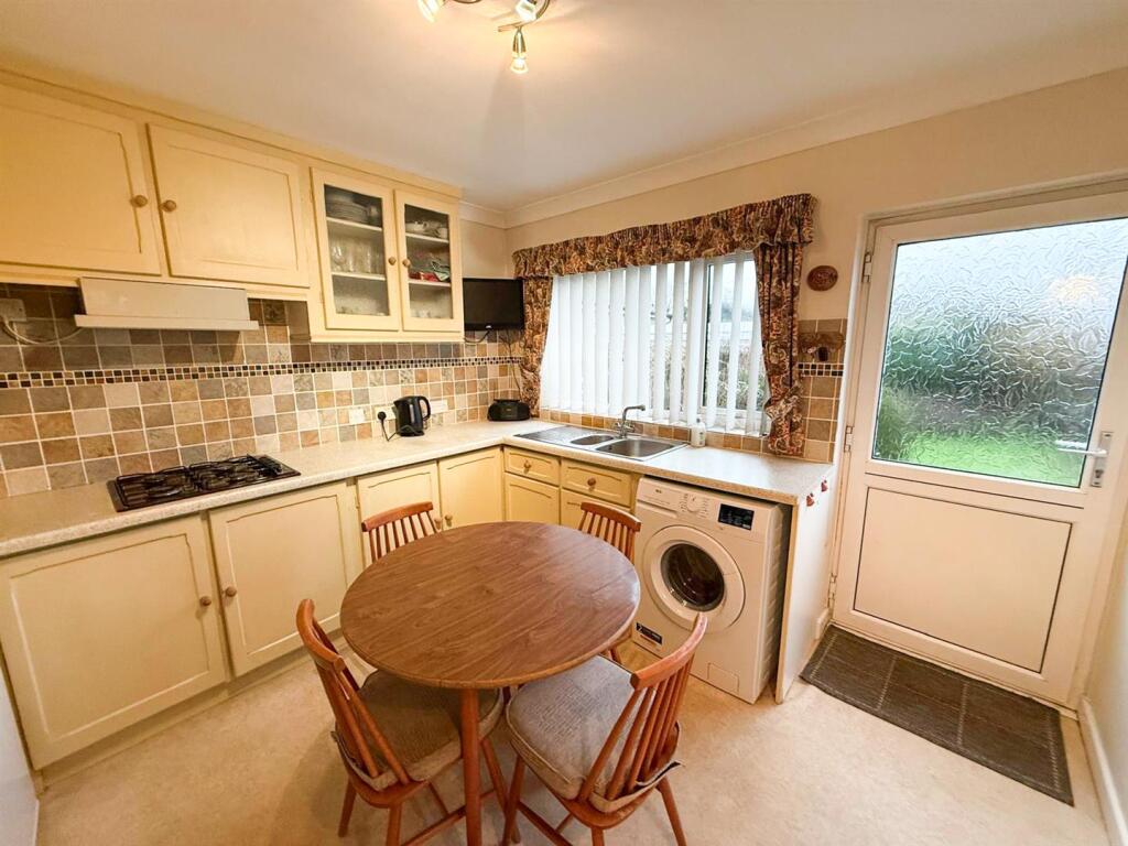 Additional image 4 of Aire Crescent, Cross Hills