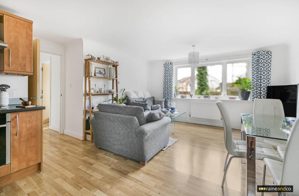 Additional image 4 of York House, North Drive, Old Hatfield